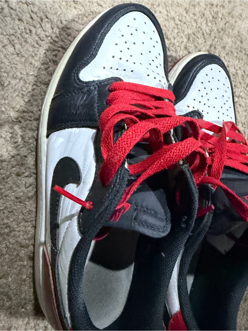 Men’s Jordan 1 bred toe White & Red Athletic Shoes - Classic Sport Style